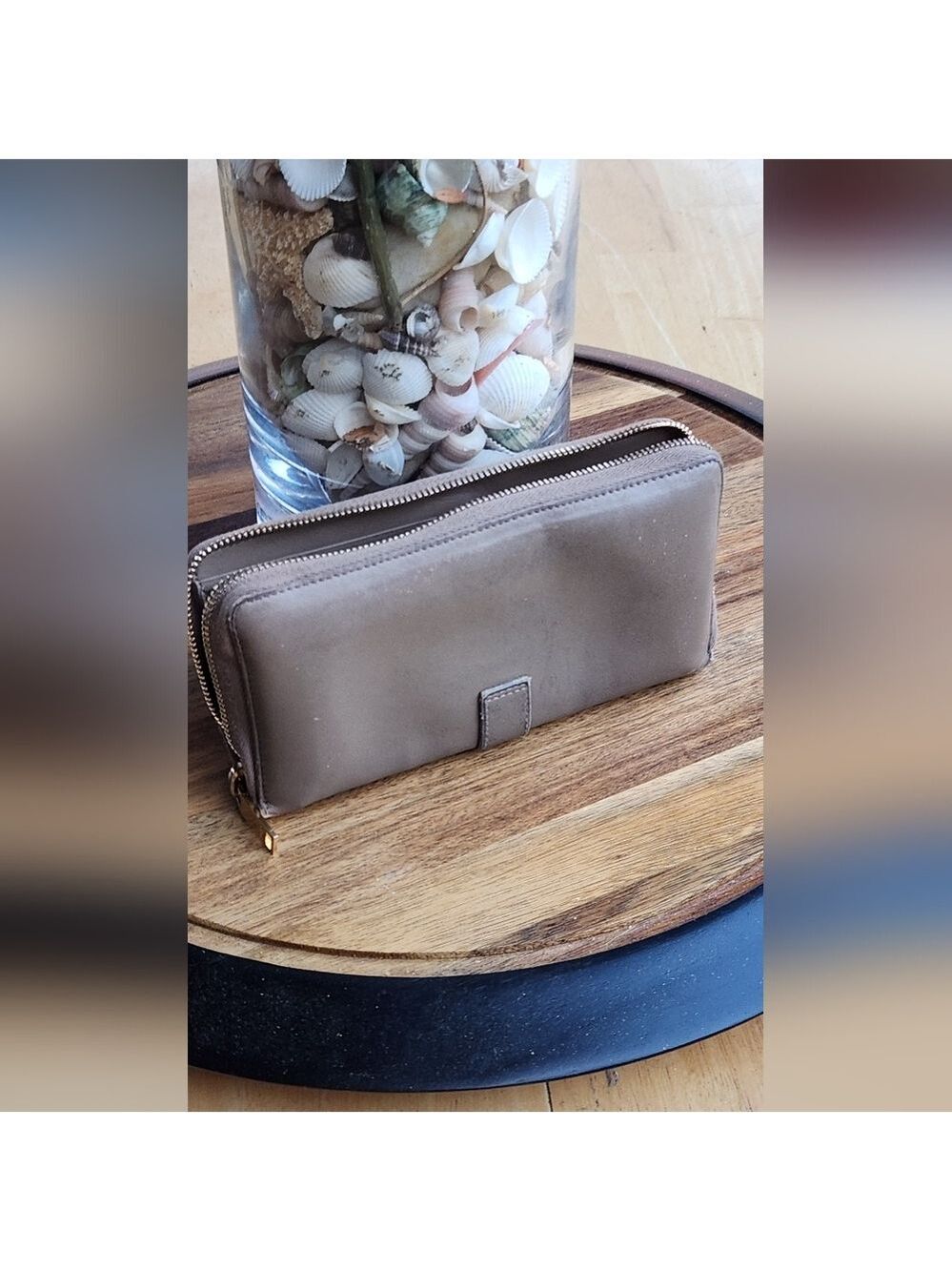 Yves Saint Laurent Tan Wallet Gold Hardware. - Picture 12 of 15